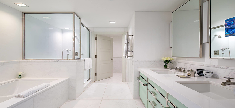 the-mark-hotel-new-york-holiday-mark-five-bedroom-terraces-suite-bathroom