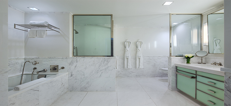 the-mark-hotel-new-york-holiday-mark-three-bedroom-terrace-suite-bathroom