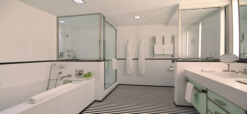 the-mark-hotel-new-york-holiday-park-studio-bathroom