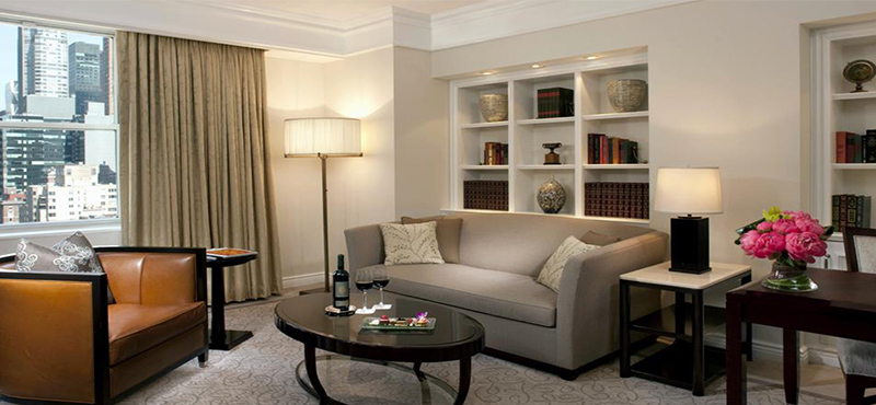 the-peninsula-new-york-holiday-executive-suite-living-room