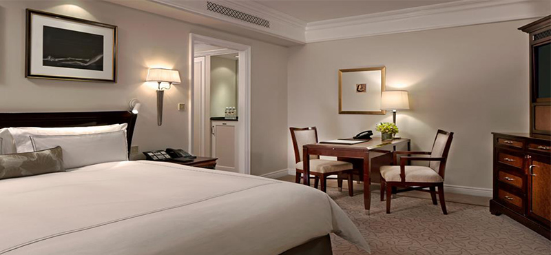 the-peninsula-new-york-holiday-deluxe-room