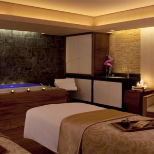 the-peninsula-new-york-holiday-spa-treatment-room