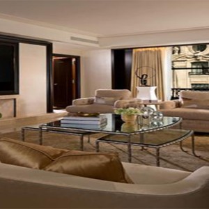 the-peninsula-new-york-holiday-the-peninsula-suite-living-room