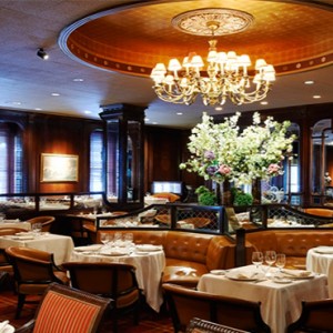 waldorf-astoria-new-york-holiday-bull-and-bear-steakhouse