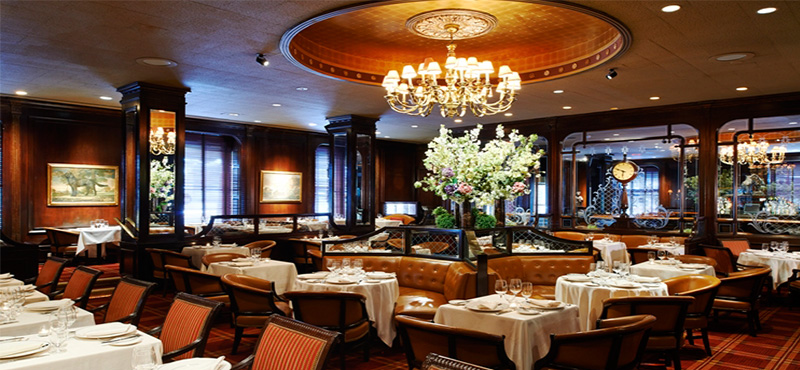 waldorf-astoria-new-york-holiday-bull-and-bear-steakhouse