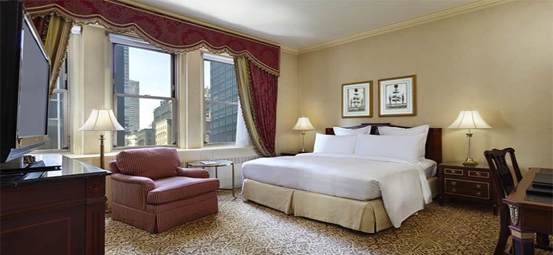 waldorf-astoria-new-york-holiday-deluxe-guestrooms