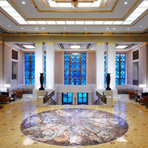 waldorf-astoria-new-york-holiday-lobby