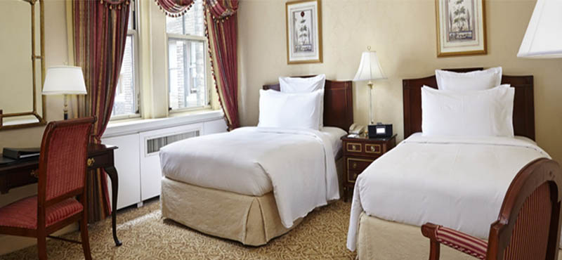 waldorf-astoria-new-york-holiday-luxury-guestrooms-two-double-bedrooms
