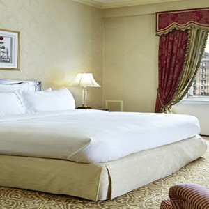 waldorf-astoria-new-york-holiday-superior-guest-room-king