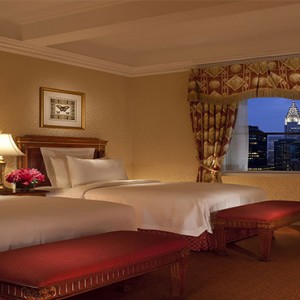 waldorf-astoria-new-york-holiday-superior-guest-room-twin