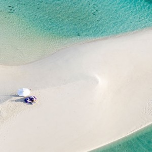 Soneva Jani - Maldives Luxury Holiday packages - sandbank dining