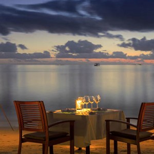 beach dining - Baros Maldives - Luxury Maldives Holidays