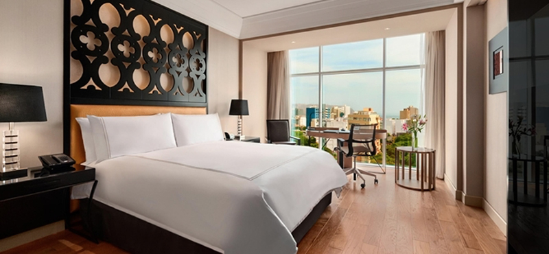 1 King Bed Executive Floor - Hilton Lima Miraflores - Luxury Peru Holidays