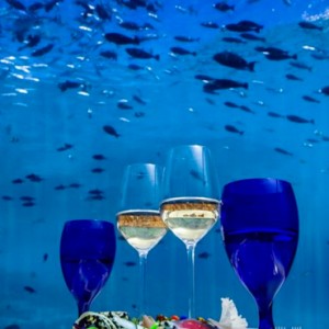 5.8 undersea - Hurawaihi - Luxury Maldives Honeymoon