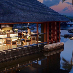 Four Seasons Resort at Anahita - Luxury Mauritius Holiday packages - O bar