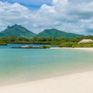 Four Seasons Resort at Anahita - Luxury Mauritius Holiday packages - Quiet beach