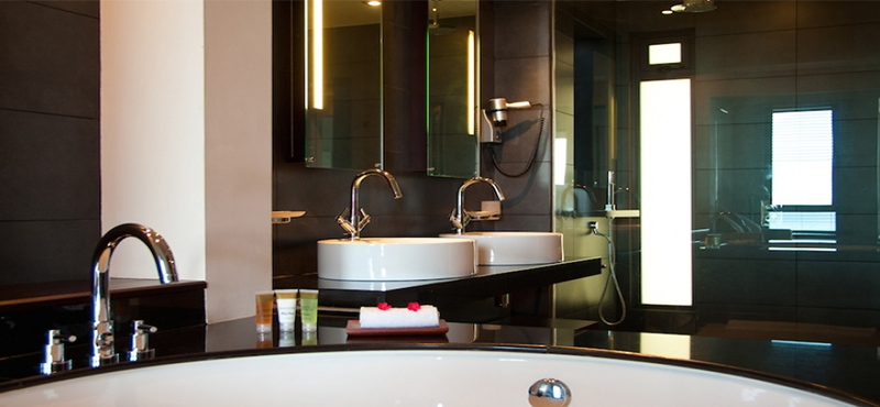 Le Cardinal Exclusive Resort - Luxury Mauritius Holiday Packages - bathroom