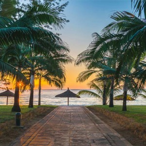 Le Meridien Ile Maurice - Luxury Mauritius Holiday Packages - Pathway to beach