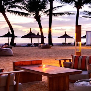 Outrigger Mauritius Beach Resort - Luxury Mauritius Holiday Packages - bar bleu