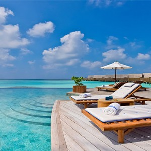 pool bar - Milaidhoo Island Maldives - Luxury Maldives Honeymoons