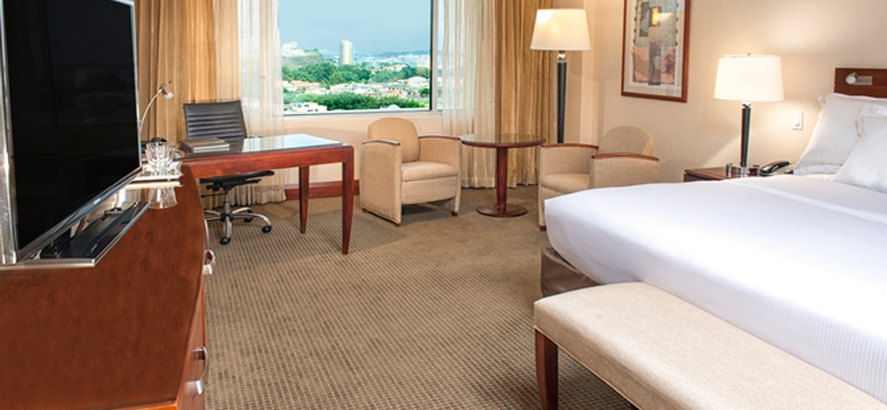 1 king bed - Hilton Colon Guayaquil - Luxury Ecuador Holidays