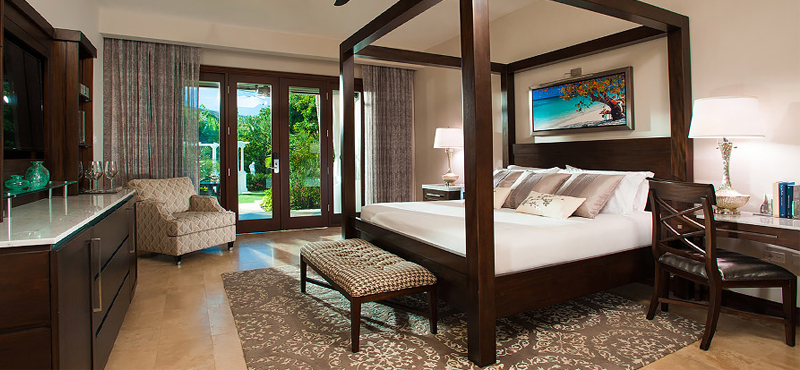 2 Honeymoon Grand Luxury Walkout Butler Suite With Patio Tranquility Soaking Tub Luxury Jamaica holiday packages