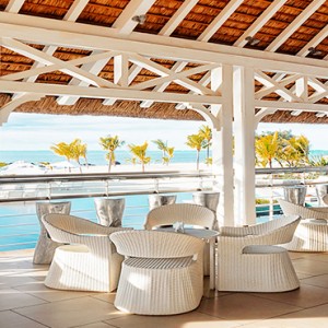 Radisson Blu Azuri Resort and Spa - Luxury Mauritius Holiday Packages - Cyan bar