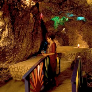 blackwell rum bar - the caves jamaica - luxury caribbean holidays