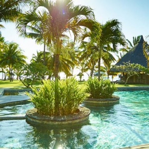 pool - lux le morne mauritius - luxury mauritius holiday packages