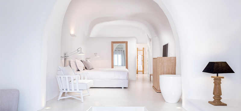 senior Suite Caldera 3 - Charisma Suites Santorini - Luxury Greece Holidays