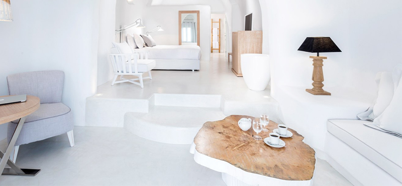 senior Suite Caldera 4 - Charisma Suites Santorini - Luxury Greece Holidays
