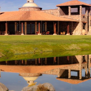 Golf and lake - Grace Cafayate - Luxury Argentina holiday packages