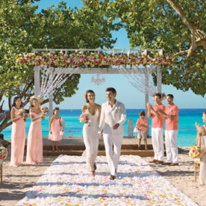 Luxury Dominican Republic Holiday Packages Dreams Dominicus La Romana Beach Wedding Setup