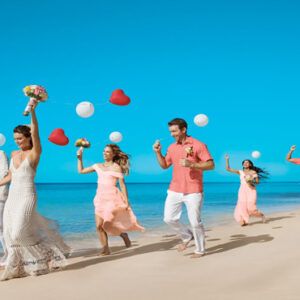Luxury Dominican Republic Holiday Packages Dreams Dominicus La Romana Wedding Bride And Groom On Beach With Balloons