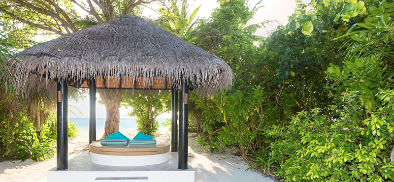 Deluxe beach villa 2 - the sun siyam iru fushi - luxury maldives holidays
