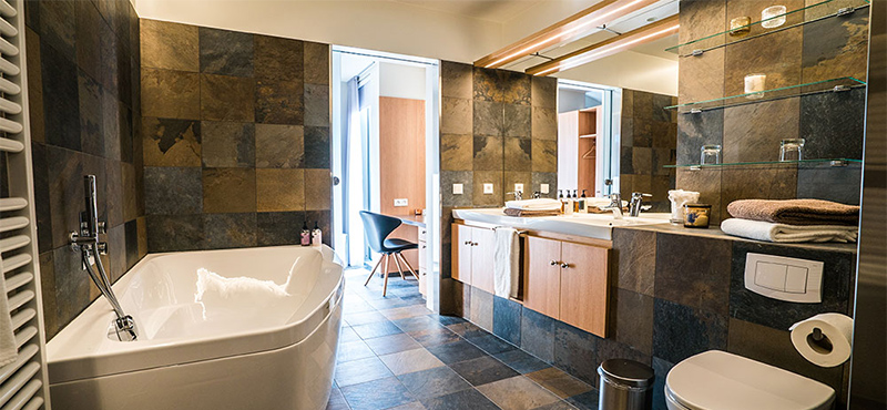 Hotel Husafell West Iceland - Luxury Iceland Holiday Packages - Suite bathroom