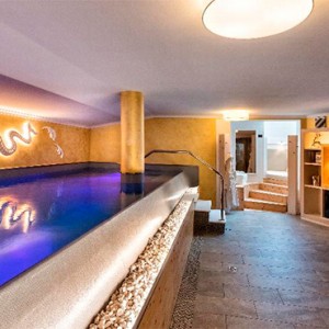 Pine Lodge Dolomites - Luxury Italy Holiday Packages - pool spa