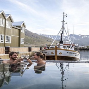 Siglo Hotel - Luxury Iceland Holiday Packages - Hot tub