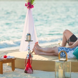 beach relax - the sun siyam iru fushi - luxury maldives holidays