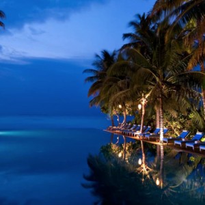 infinity pool 4 - the sun siyam iru fushi - luxury maldives holidays