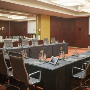 meeting room - sofitel dubai jumeirah beach - luxury dubai holidays