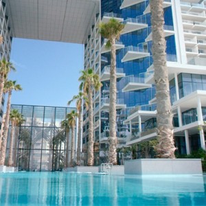 pool - Viceroy Palm jumeirah - Luxury Dubai Holiday Packages