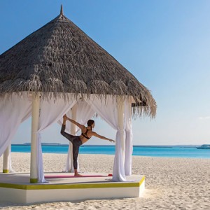 yoga - the sun siyam iru fushi - luxury maldives holidays
