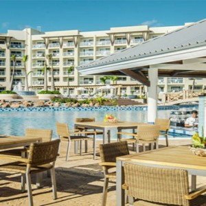 Melia Marina Varadero - Cuba Honeymoon packages - pool bar