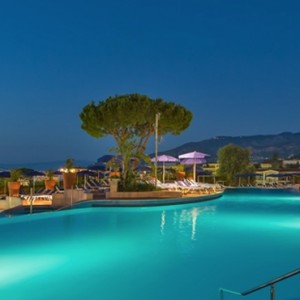 pool at night - Hilton Sorrento Palace - Luxury Italy holiday Packages
