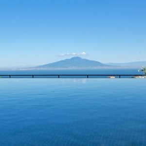 rooftop pool - Hilton Sorrento Palace - Luxury Italy holiday Packages