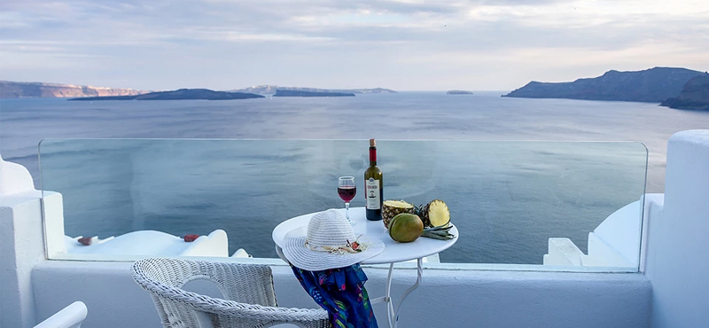 Junior Suite 2 - la perla villas santorini - luxury santorini holiday packages