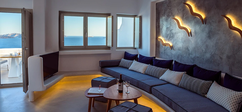 Senior Suite 2 - la perla villas santorini - luxury santorini holiday packages