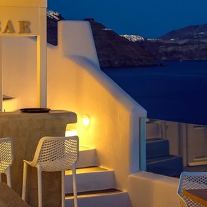 bar - la perla villas santorini - luxury santorini holiday packages