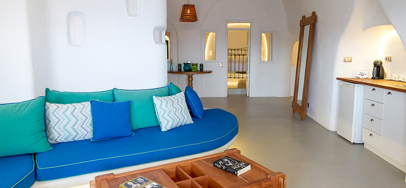 la perla suite - la perla villas santorini - luxury santorini holiday packages